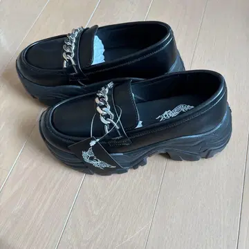 블랙 체인 로퍼 통굽