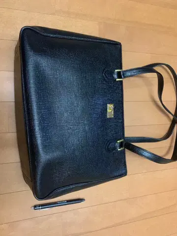 쿠레쥬 블랙 토트백