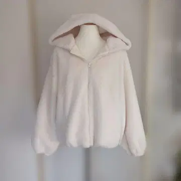 as know as 후드 부착 복슬복슬 화이트 아우터