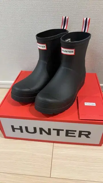 HUNTER 블랙 스트라이프 손잡이 장화