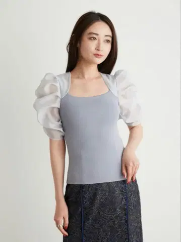 LILY BROWN 볼레로 레이어드 데콜테 니트 라이트 블루