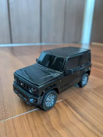 스즈키 짐니 블랙 무선 조종 자동차