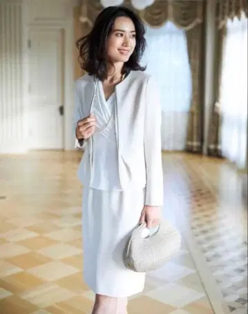 화이트 원피스 수트 스커트 사이즈 40