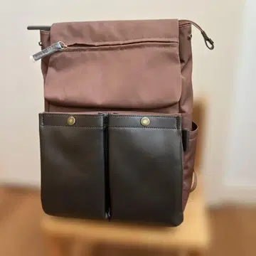 이삭 x 기무라 타에 브라운 나일론 백팩