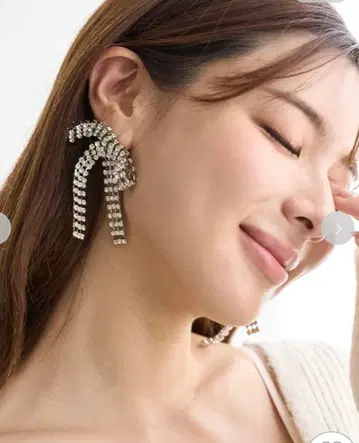 SNIDEL 스나이델 스웨이 비쥬 리본 귀걸이