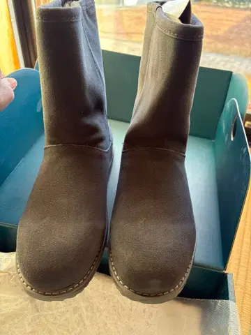 EMU Australia 방수 블랙 스웨이드 부츠