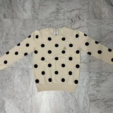 준앤로프 아이보리 도트 무늬 니트 스웨터 긴팔