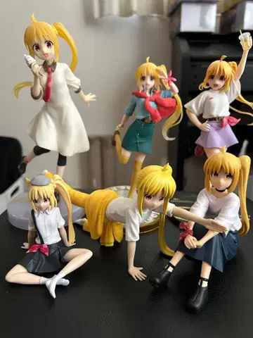 이지치 니지카 피규어 6체 세트