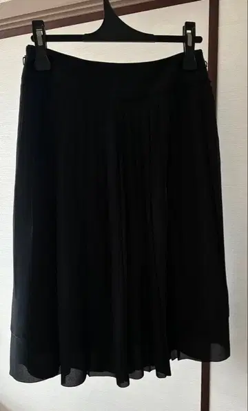 Aylesbury 블랙 플레어 스커트 무릎 기장