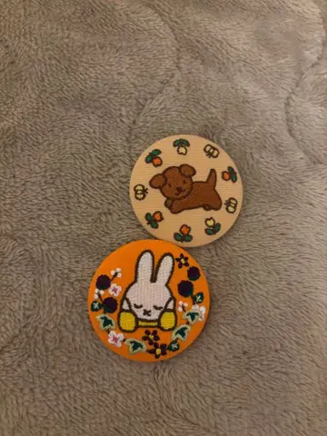 미피의 자수 핀 배지 세트