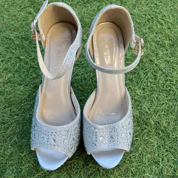 베네데타 38 스톤 비쥬 실버 하이힐 펌프스 화려함