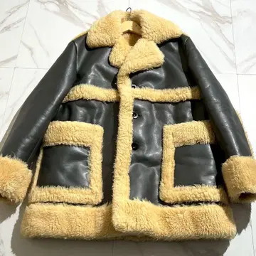 새상품급 22AW sacai 뽀글이 자켓 보아