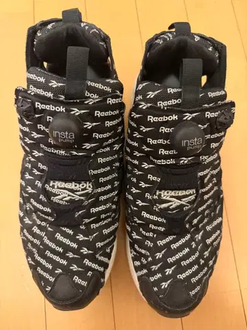 리복 인스타 펌프 스니커즈 블랙/화이트