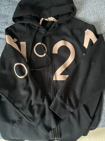 누메로벤투노 후드티 레어