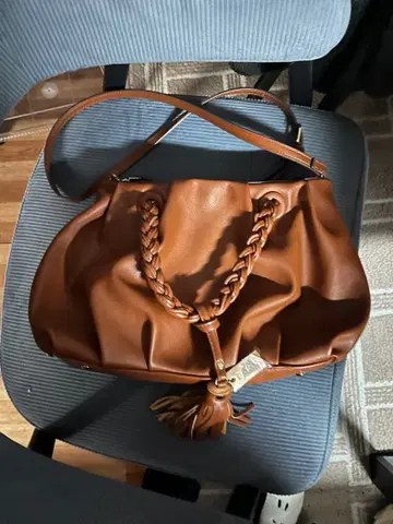 브라운 뜨개질 핸들 숄더백