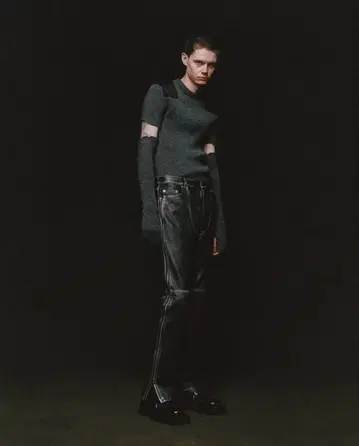 JOHN LAWRENCE SULLIVAN 24ss 블랙 니트