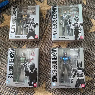 S.H.Figuarts 가면라이더 4체