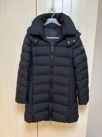 [컨디션 최상] 정품 타트라스 다운 코트 후드 부착 별주 01 사이즈