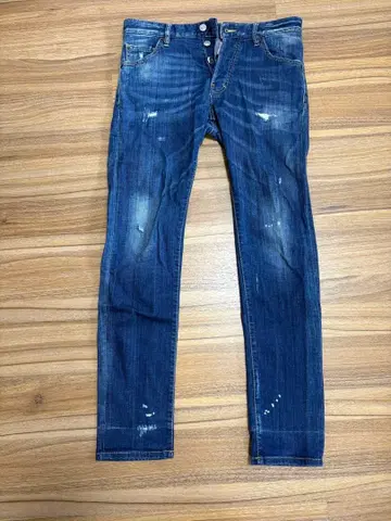 [연말 할인] DSQUARED2 스키니 데님 46사이즈 데미지 가공