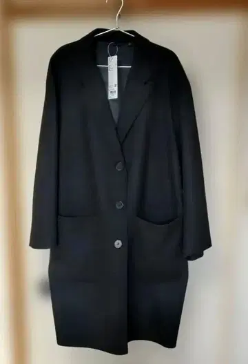유니클로 블랙 롱 코트 L 사이즈