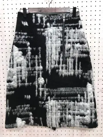 어반 클래식 엘레강트 페미닌 SOHO 구제 의류 샤기 스커트