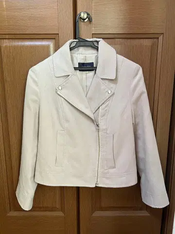 JUSGLITTY 아이보리 더블 라이더 자켓 사이즈 2