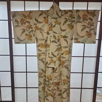 꽃무늬 코몬 기모노 크림색