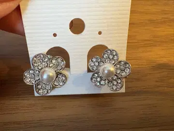 꽃 모티브 귀찌, 머리 장식