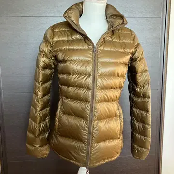 듀베티카 DUVETICA 올리브색 다운 자켓