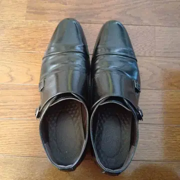 블랙 가죽 드레스 신발 스트랩 포함