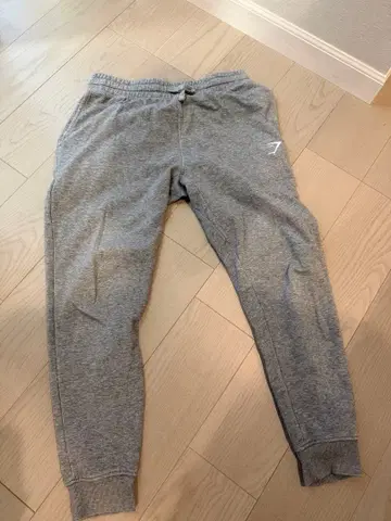 GYMSHARK 그레이 스웨트 팬츠 M