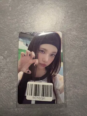 ILLIT 유나 트레이딩 카드