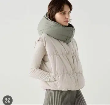 유니클로C 크롭 다운 베스트 L