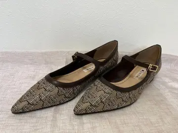 다이애나 스틸레토 펌프스 모노그램 패턴 플랫슈즈