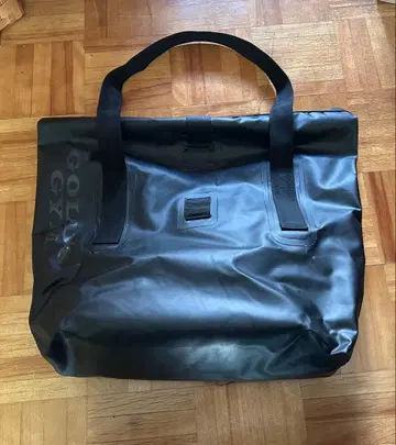 GOLDEN GYX 방수 토트백 블랙