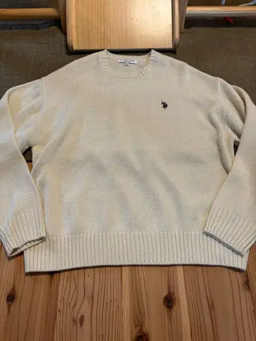 CPCM 크루넥 스웨터