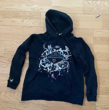 우타이테 S!N 후드티