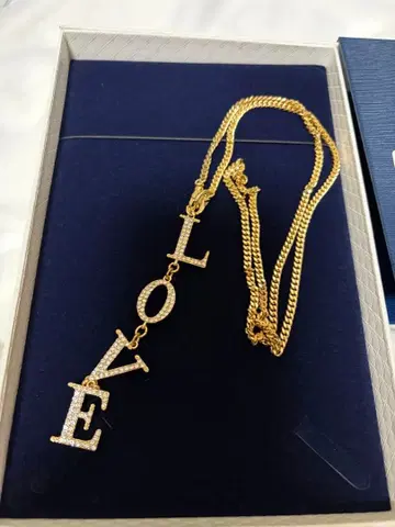 앙코키누 LOVE 문자 골드 목걸이