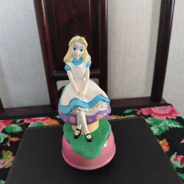 이상한 나라의 앨리스 오르골 피규어