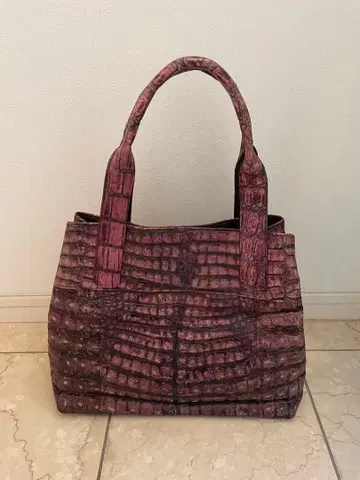 핑크 계열 합성 피혁 토트백