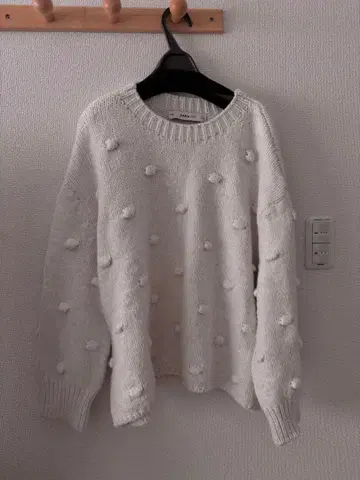 ZARA KNIT 폼폼 포함 니트 스웨터