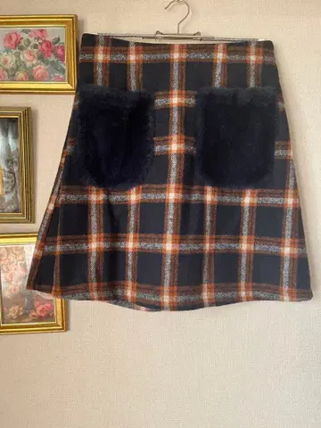 체크 무늬 A라인 스커트 퍼 포함