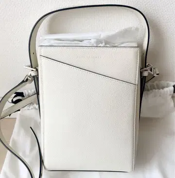 새상품급 보나벤츄라 노브레사 화이트 숄더백