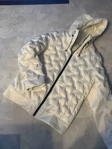 새상품 컴시즘 화이트 다운 자켓 점퍼 코트 19800엔 리얼 다운