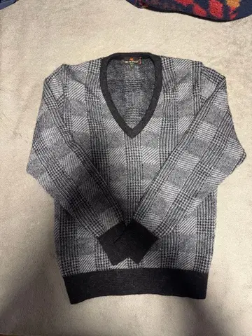 ETRO 체크 무늬 V넥 스웨터 M