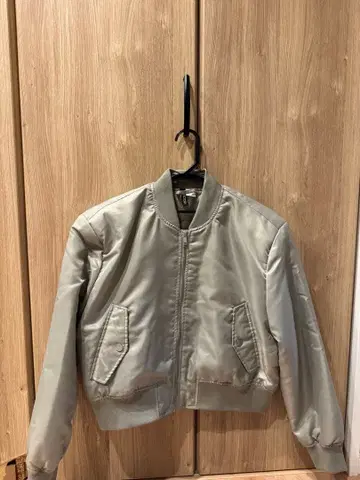 베이지 봄버 자켓