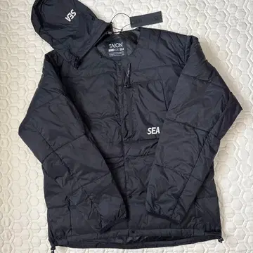 블랙 L 완판템 미사용 윈드앤씨 타이온 콜라보 다운 자켓