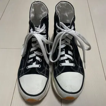 하이컷 스니커즈 블랙/화이트