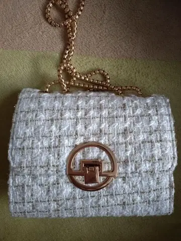 화이트 골드 트위드 숄더백