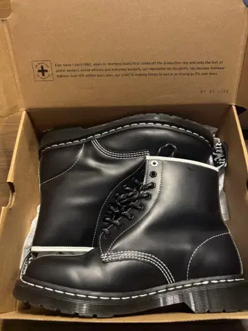 닥터마틴 화이트 스티치